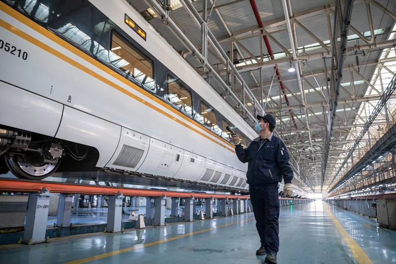 新春走基层|春运中的&ldquo;陆地航母&rdquo;