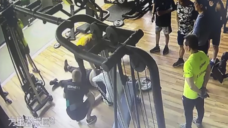 健身房内上演&ldquo;生死营救&rdquo;